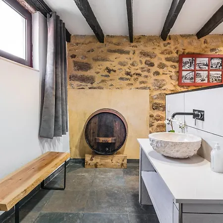 Casa de hóspedes Guestready - Charming Stone Wall Retreat *