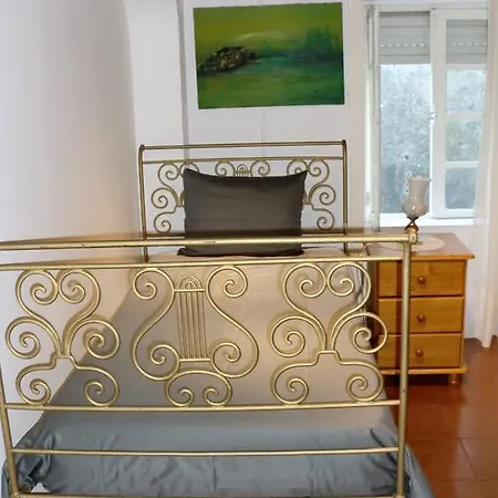 Holiday home Mira House
