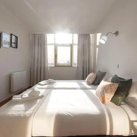 Lovelystay - 1br Flat With Stunning Views Over Porto Apartment Vila Nova de Gaia
