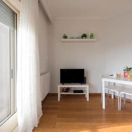Lovelystay - 1br Flat With Stunning Views Over Porto Apartment *