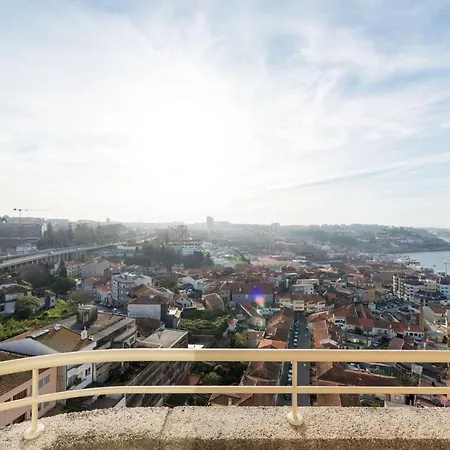 Lovelystay - 1br Flat With Stunning Views Over Porto * Vila Nova de Gaia