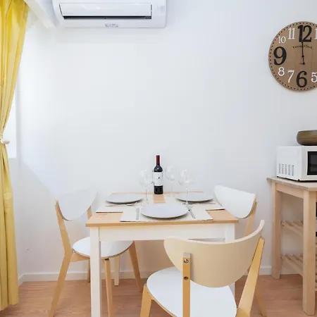 Apartment Sweet Sunny Flat W/ Balcony - Gaia