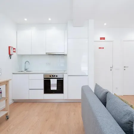 Sweet Sunny Flat W/ Balcony - Gaia Apartment