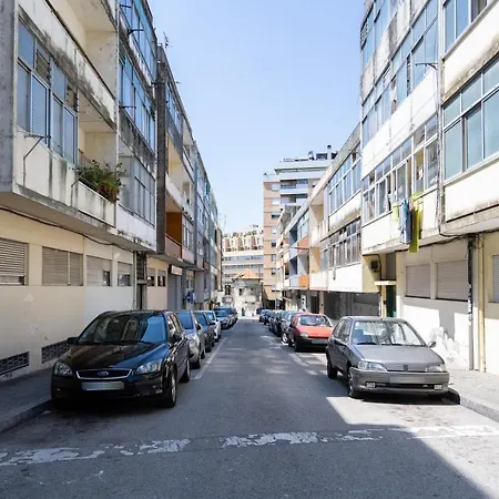 Apartment Sweet Sunny Flat W/ Balcony - Gaia Vila Nova de Gaia
