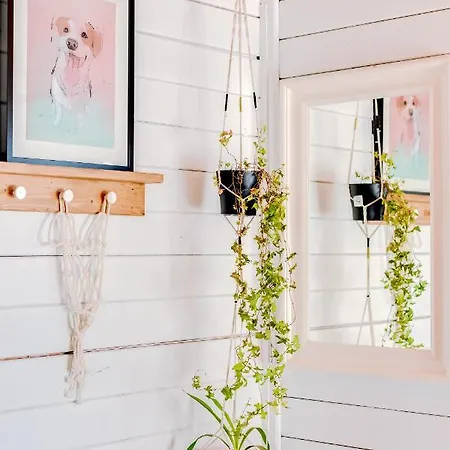 Yellow Door Cabin Near Beach With Big Outdoor Space Holiday home