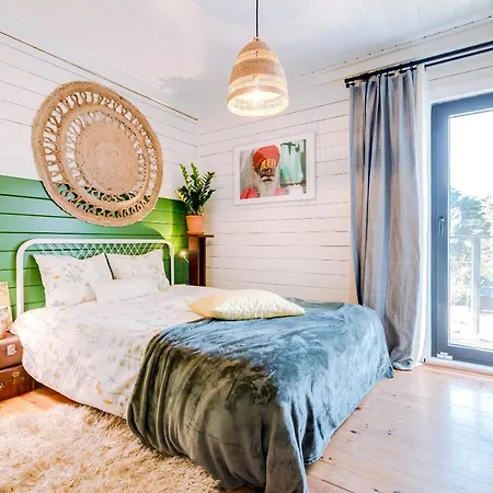 Holiday home Yellow Door Cabin Near Beach With Big Outdoor Space