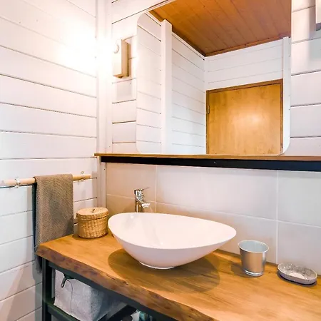 Yellow Door Cabin Near Beach With Big Outdoor Space Vila Nova de Gaia