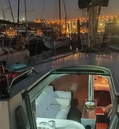 Botel Yatch Barracuda Douro Marina Boat Sleep Experience