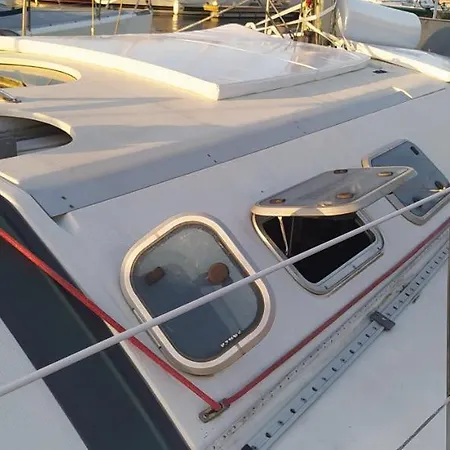 Yatch Barracuda Douro Marina Boat Sleep Experience Botel