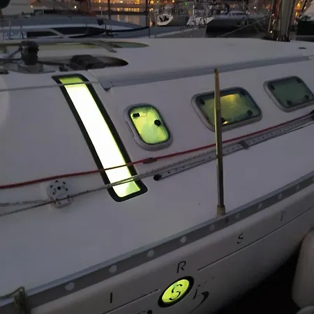 Yatch Barracuda Douro Marina Boat Sleep Experience Botel *