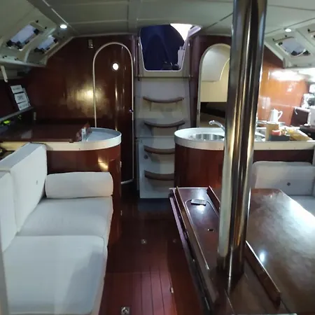 Yatch Barracuda Douro Marina Boat Sleep Experience *