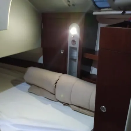 Yatch Barracuda Douro Marina Boat Sleep Experience