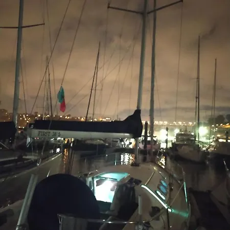 Yatch Barracuda Douro Marina Boat Sleep Experience * Vila Nova de Gaia