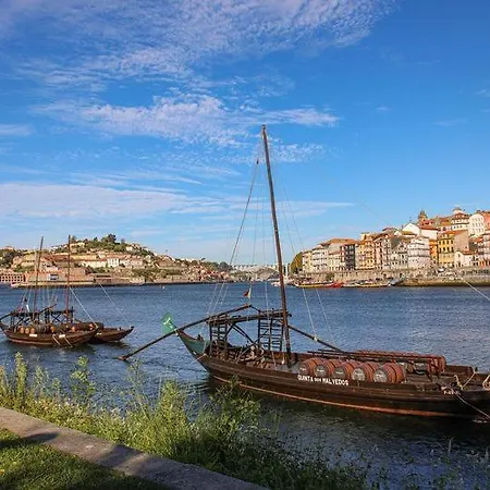 Oporto Wine Cellars Flat With Terrace Apartment