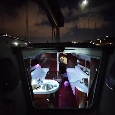 Yatch Barracuda Douro Marina Boat Sleep Experience