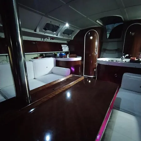 Yatch Barracuda Douro Marina Boat Sleep Experience Botel