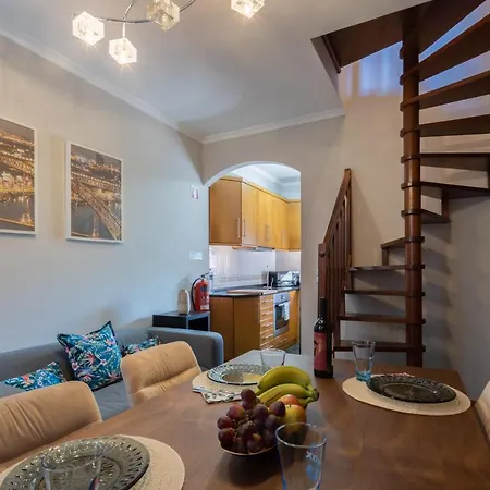 Host Wise - Lovely & Cozy House - Prime Location *