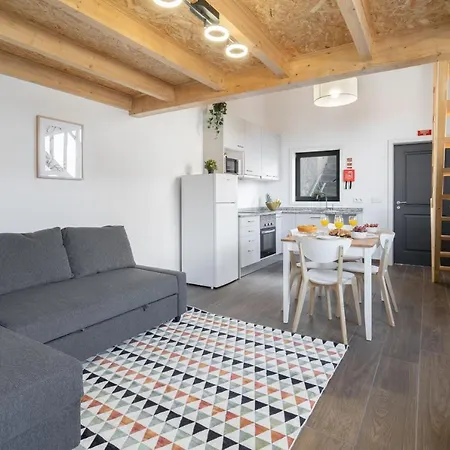 Holiday home Stylish Duplex House - Terrace & River View