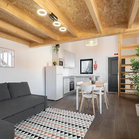 Holiday home Stylish Duplex House - Terrace & River View