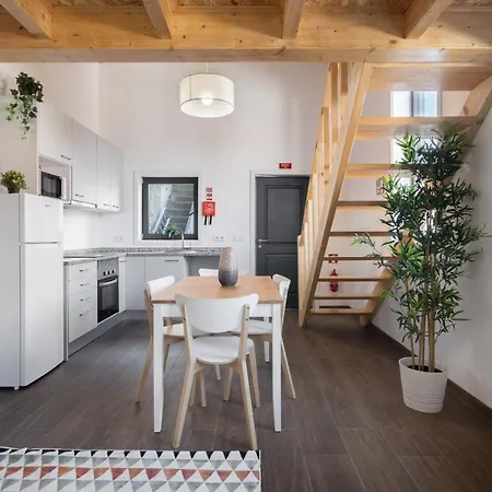 Stylish Duplex House - Terrace & River View *