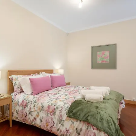 Host Wise - Lovely Bright Flat - Instaworthy View Apartment *