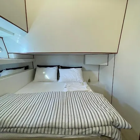 Botel Infantman Yatch *