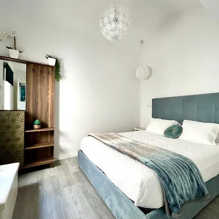 Luxury Penthouse - River Gallery Art - View&center Apartment