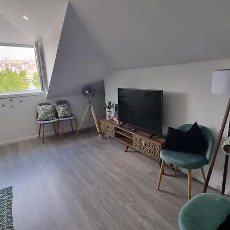 Apartment Luxury Penthouse - River Gallery Art - View&center *