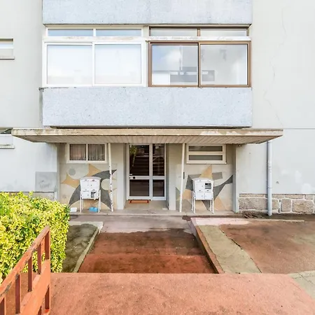 Cosy With Veranda In Gaia - 1e Apartment Vila Nova de Gaia