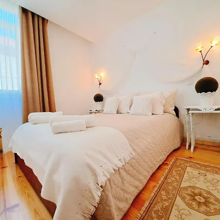 Casa Dos Sequeiras Tawny Homestay *