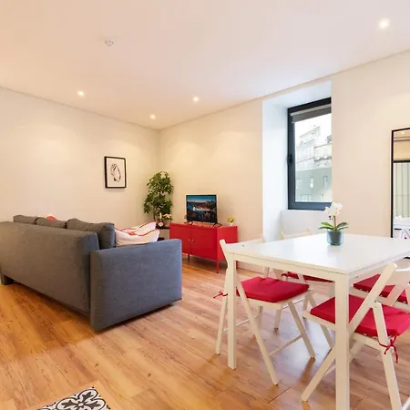 Apartment Large Colourful Flats - Ace Location *