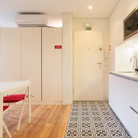 Apartment Large Colourful Flats - Ace Location *