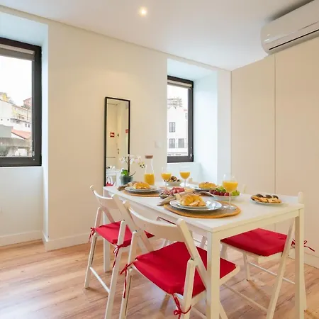 Large Colourful Flats - Ace Location Apartment *