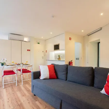 Apartment Large Colourful Flats - Ace Location *