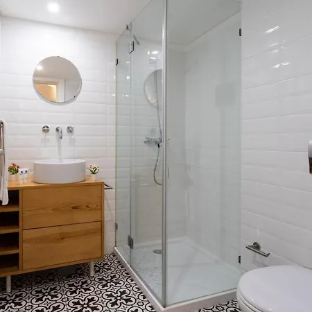 Large Colourful Flats - Ace Location * Vila Nova de Gaia