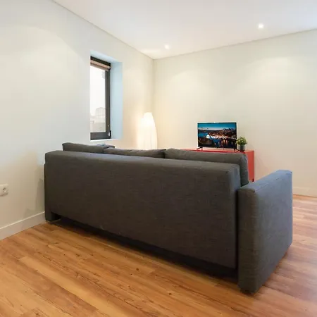 Apartment Large Colourful Flats - Ace Location