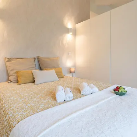Large Colourful Flats - Ace Location * Vila Nova de Gaia