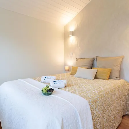 Large Colourful Flats - Ace Location * Vila Nova de Gaia