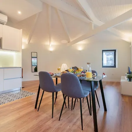 Large Colourful Flats - Ace Location *
