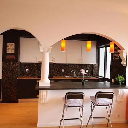 Heart Of The 2! Apartment *