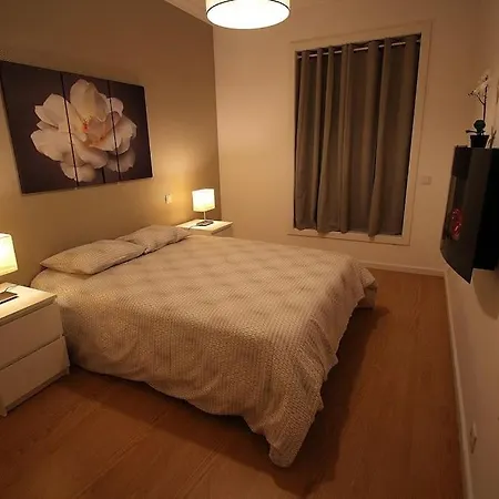 Heart Of The 2! Apartment
