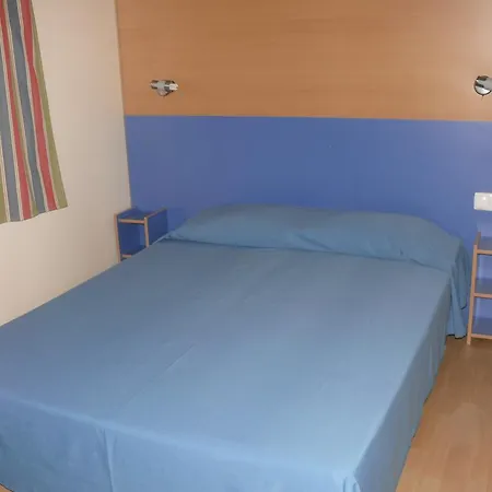 Parque De Campismo Orbitur Madalena Campsite