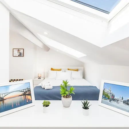 Com Conforto Proximo Caves Do Porto Apartment *
