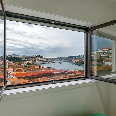 Lovely 2br W/ Views Over The River, Parking Incl Vila Nova de Gaia