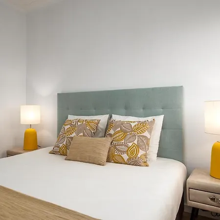 Lovely 2br W/ Views Over The River, Parking Incl Apartment *