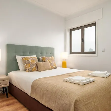 Apartment Lovely 2br W/ Views Over The River, Parking Incl Vila Nova de Gaia