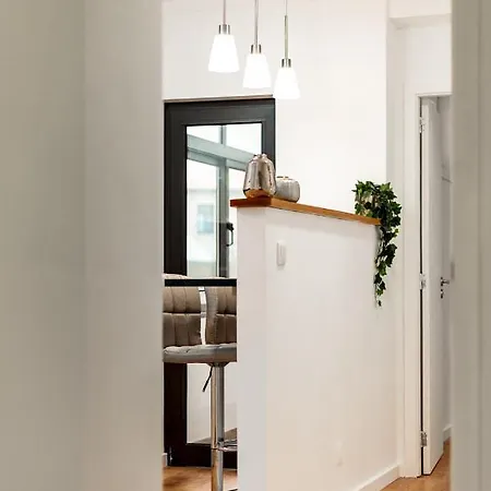 Lovely 2br W/ Views Over The River, Parking Incl * Vila Nova de Gaia