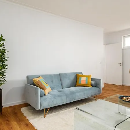Lovely 2br W/ Views Over The River, Parking Incl Apartment Vila Nova de Gaia