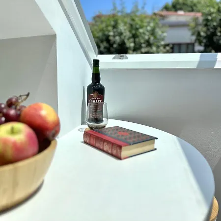 Apartment Art With Oporto View!