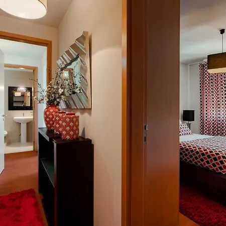Fully Equipped 3 Bed - Parking.
